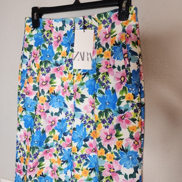NWT Zara Highwaist Multi Floral Printed Straight Leg Pants Pockets Size Medium - Picture 15 of 16